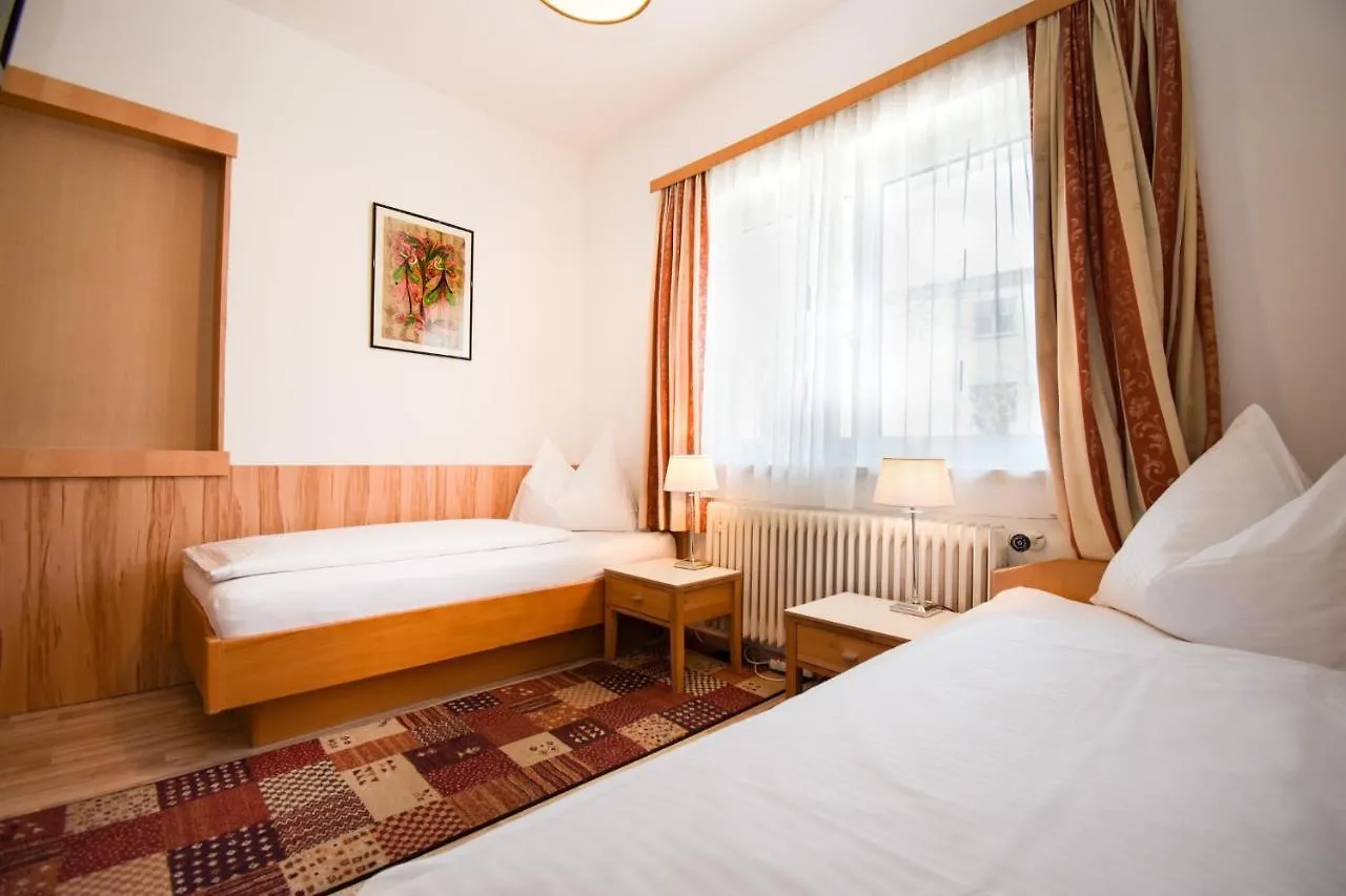 Gartenhotel Garni Pension B&B Innsbruck Hotel